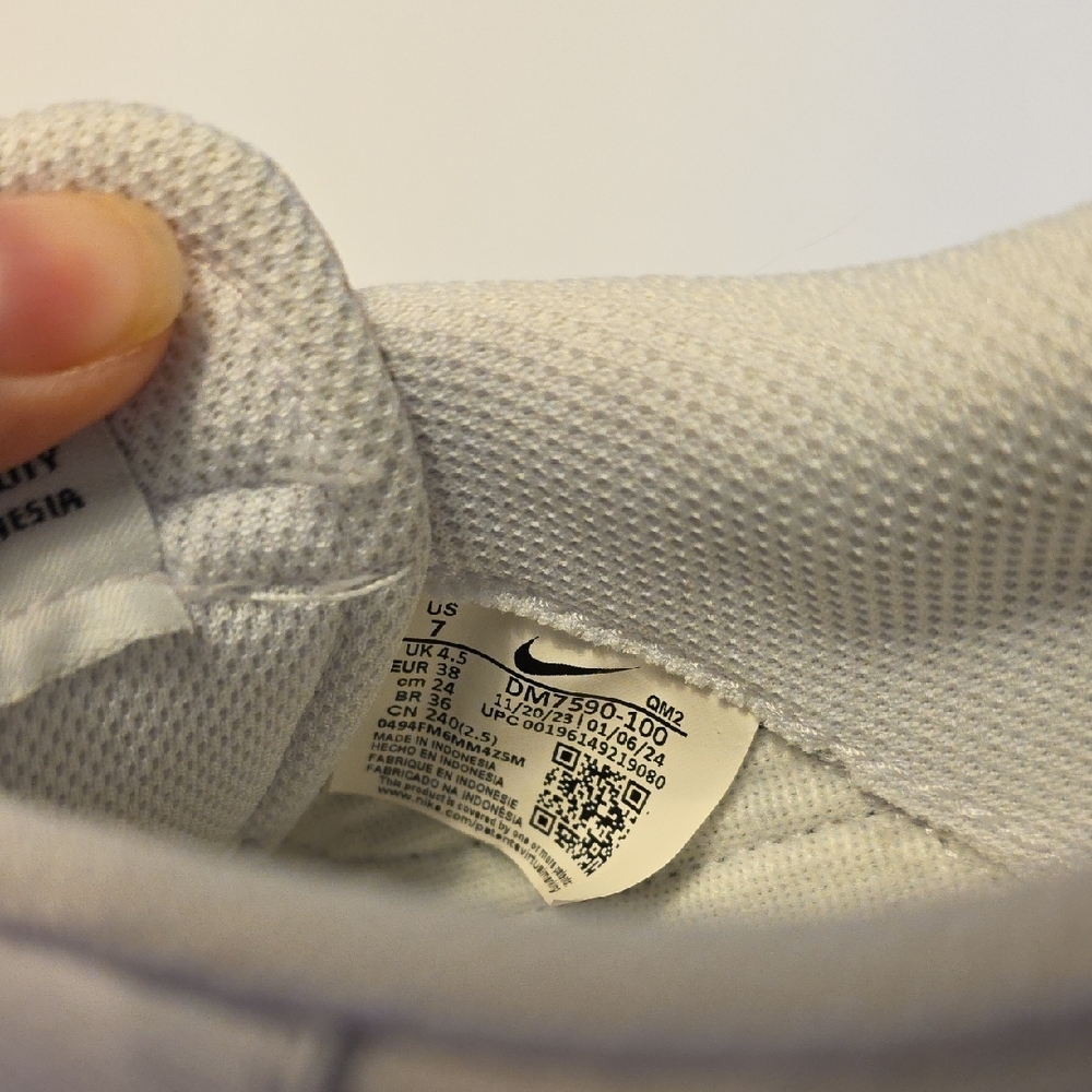 Nike Court Legacy Lift Women's White and Black Sneakers with Gold Details - Picture 5 of 6